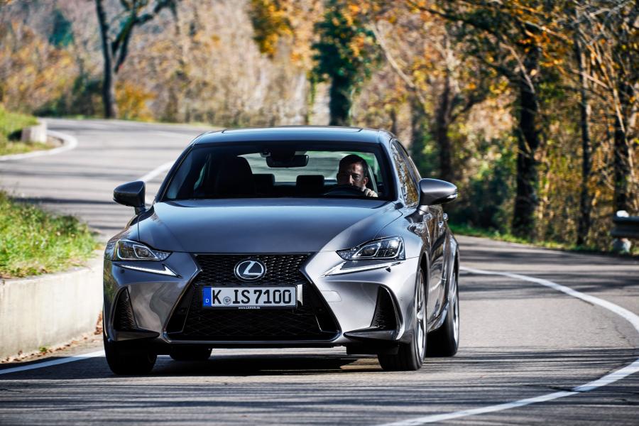  Lexus IS200t F-Sport 2016 года  (WW) (фото 22 из 35)